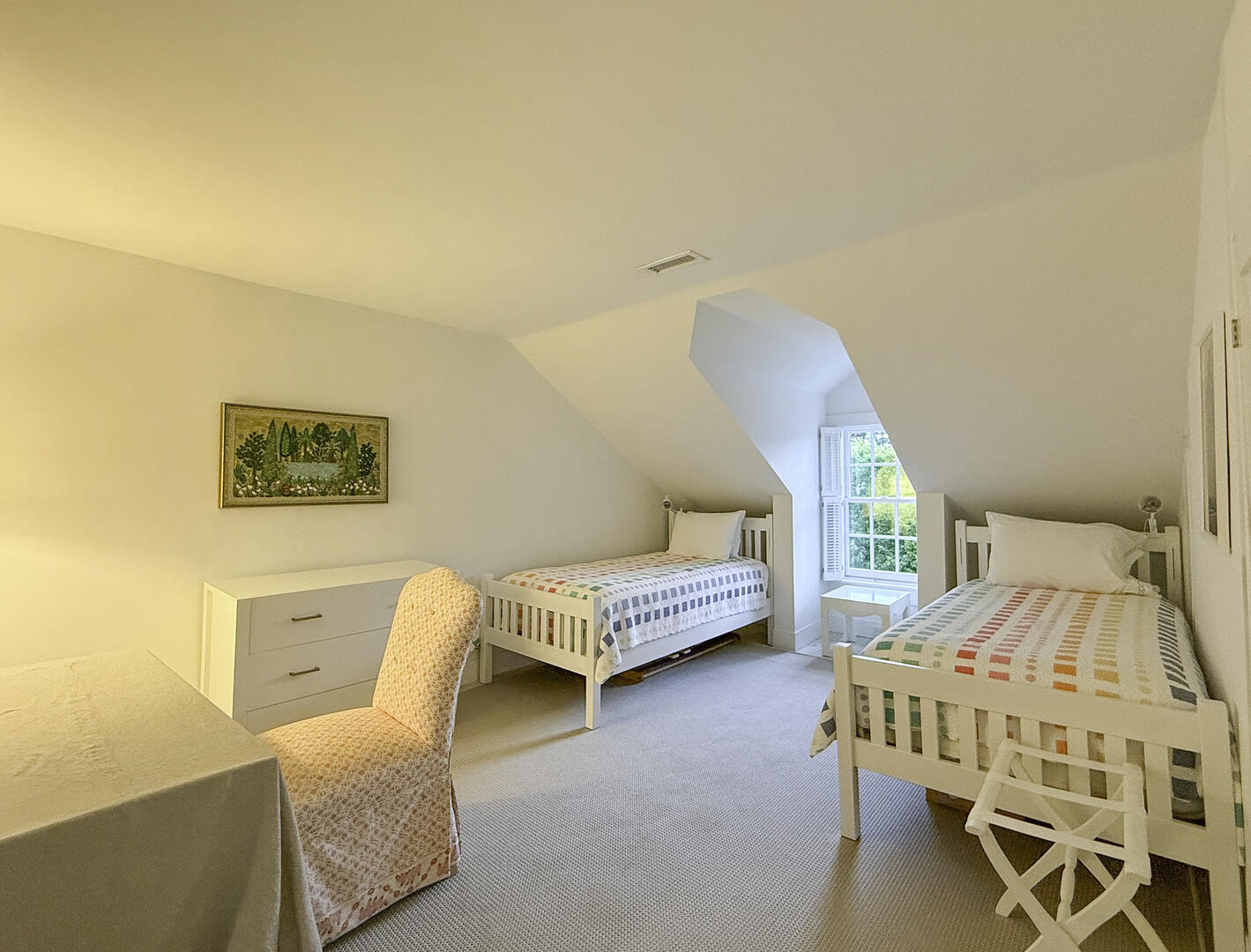 BR5 (2) Twin Beds, Second Floor