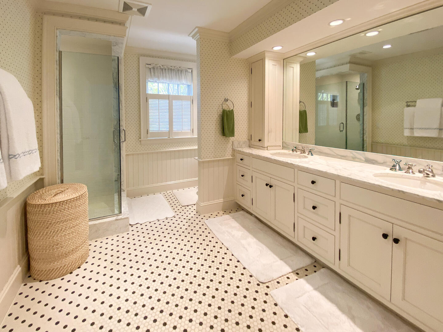 BR1 King En Suite with Shower Stall, Second Floor