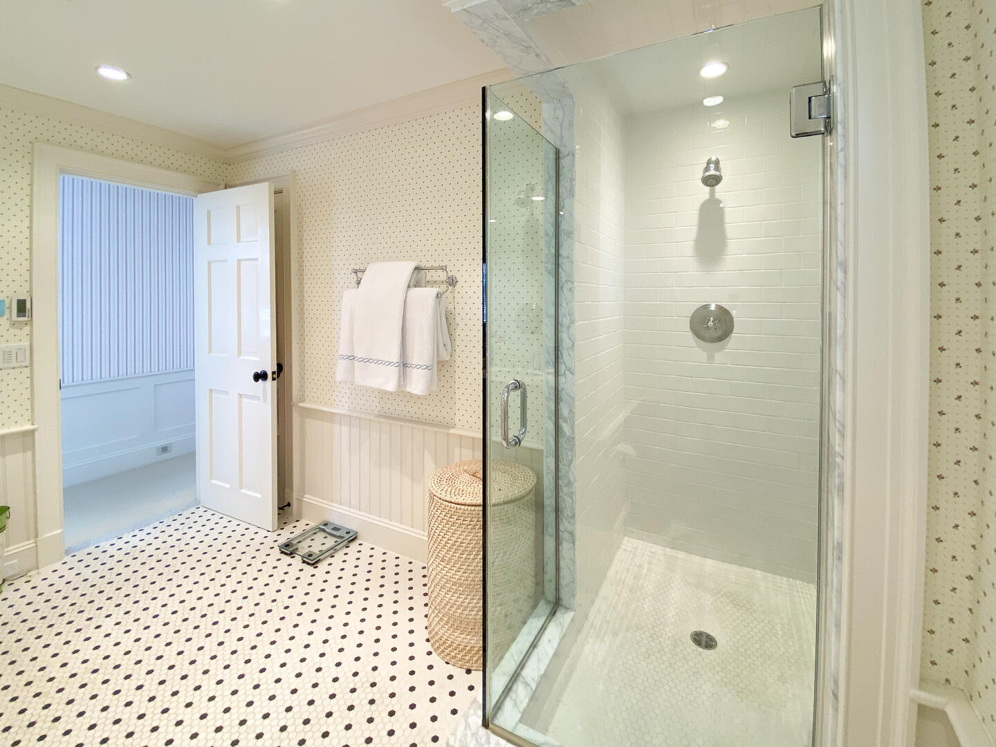 BR1 King En Suite with Shower Stall, Second Floor