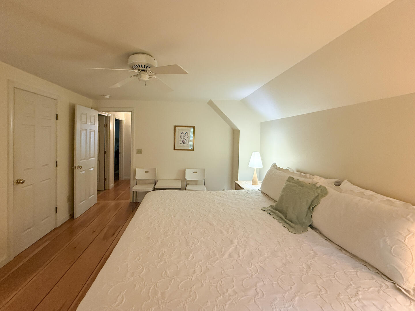 BR2 King En Suite, Second Floor