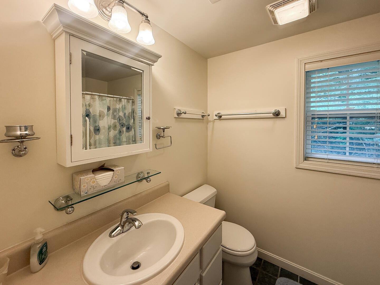 BR2 King En Suite with Shower Stall, Second Floor