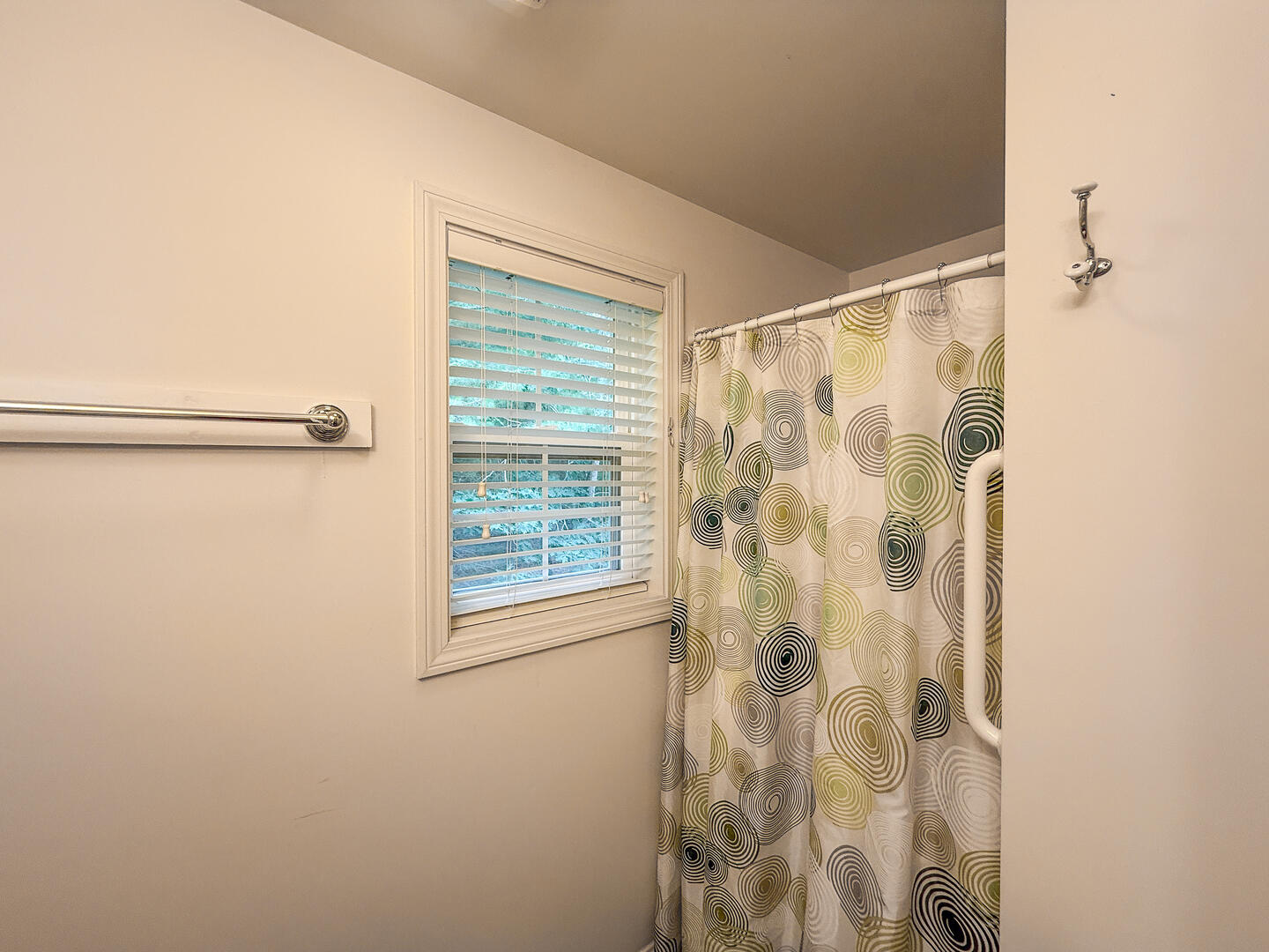 BR2 King En Suite with Shower Stall, Second Floor