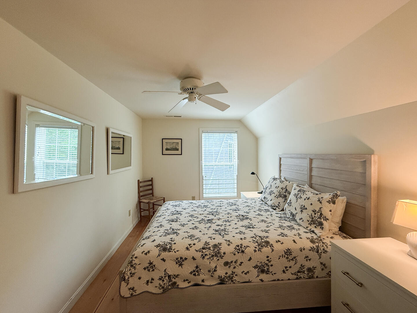 BR3 Queen, Second Floor