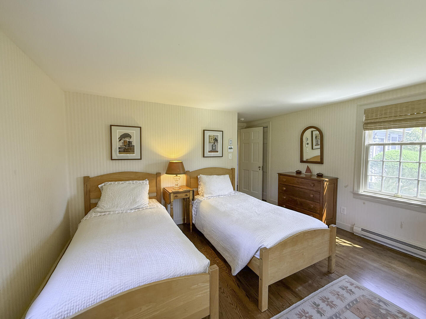 BR2 (2) Twin Beds, First Floor