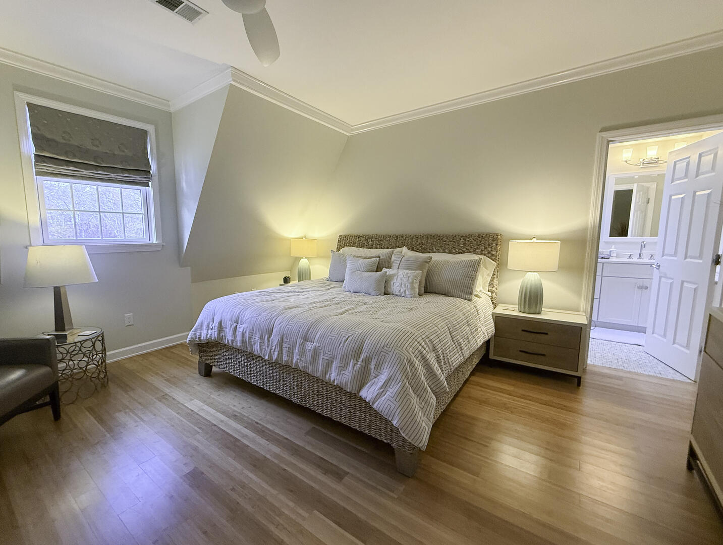 BR2 King En Suite, Second Floor