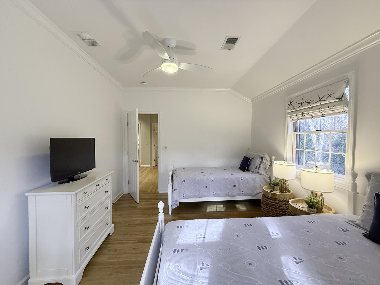 BR4 (2) Twin Beds, Second Floor