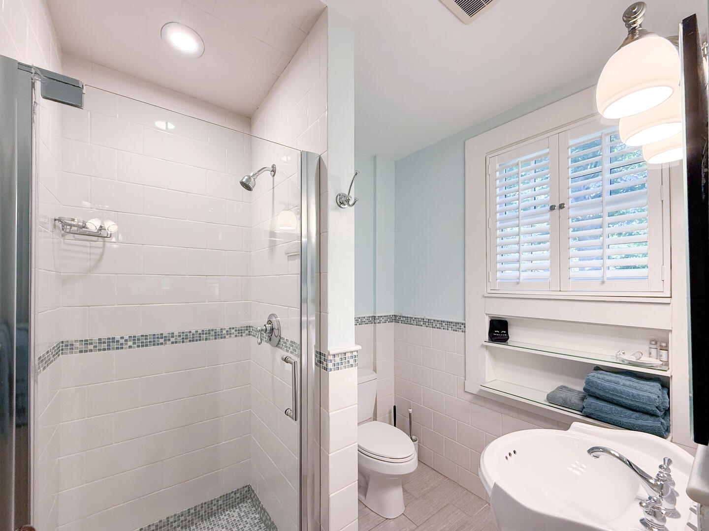 BR1 King En Suite with a Shower Stall, First Floor