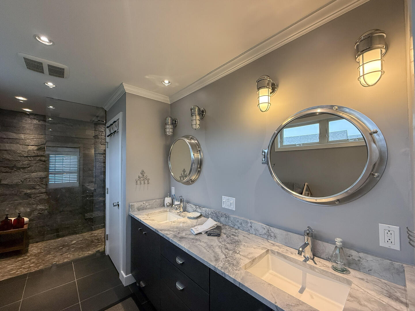 BR1 King En Suite with a Shower Stall, First Floor