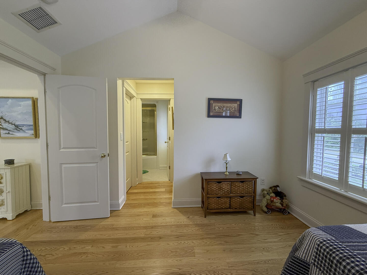 BR3 (2) Twin beds En Suite, Second Floor 