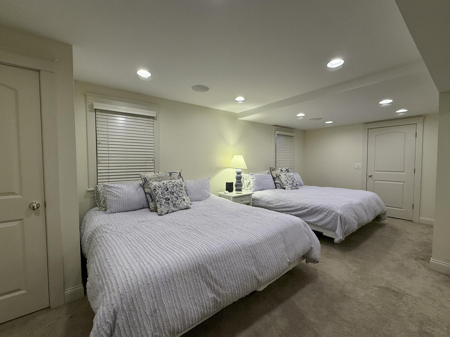 BR4 (2) King Beds, Lower Level