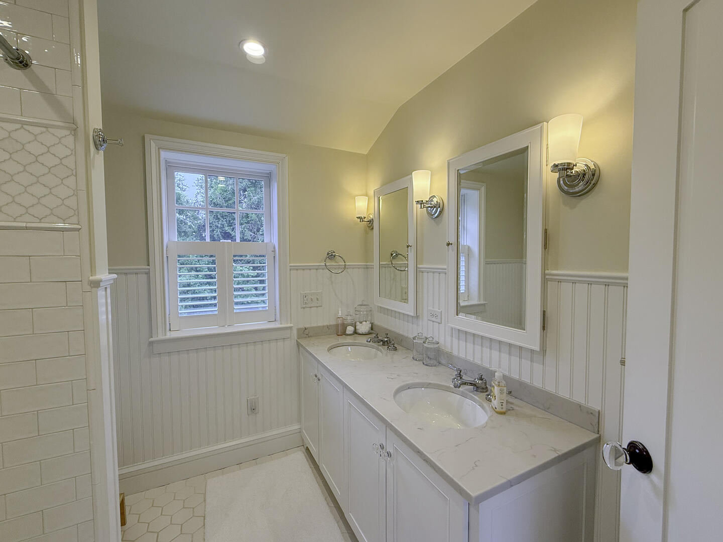Hall Bath with Shower Tub Combo, Second Floor