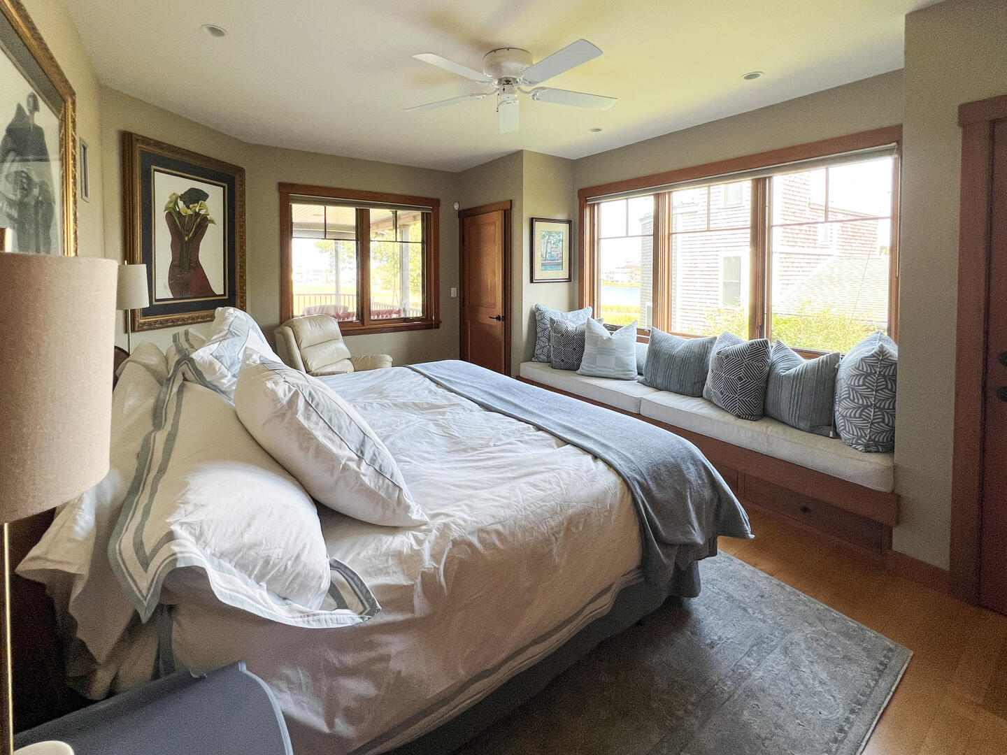 BR1 King En Suite, Main Level