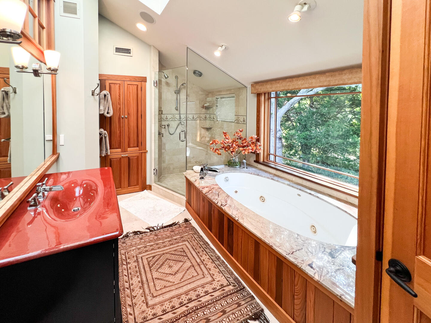 BR2 Queen En Suite with a Shower and Tub, Second Floor