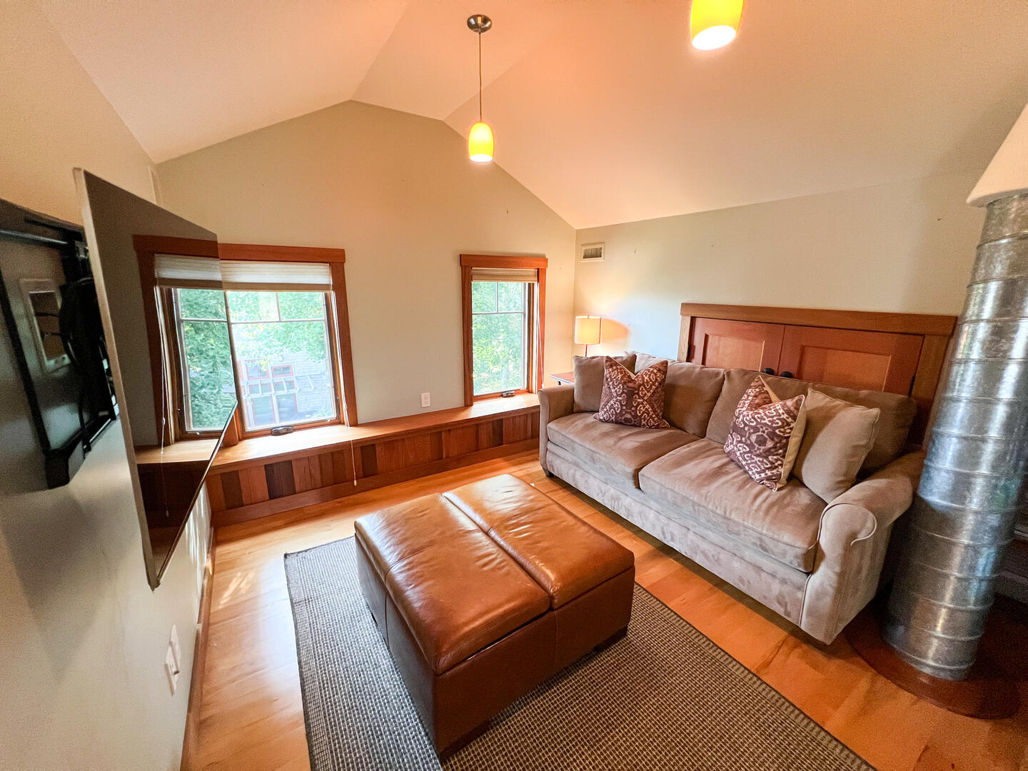 Den with a Queen Sofa Bed, Second Floor