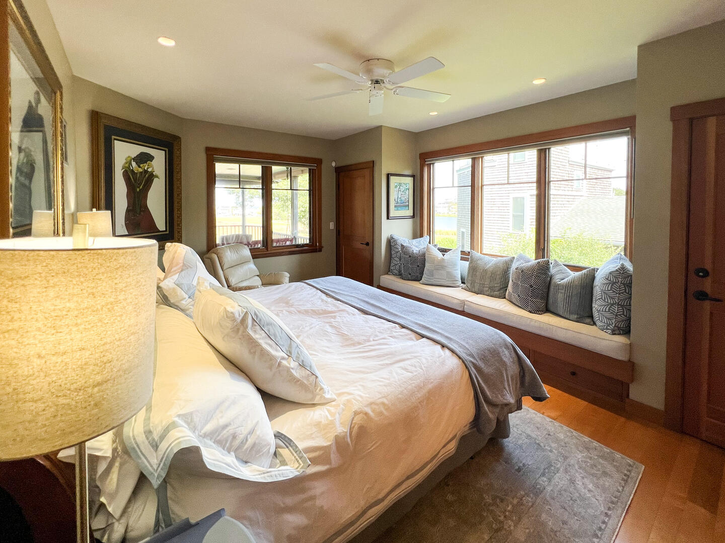 BR1 King En Suite, Main Level