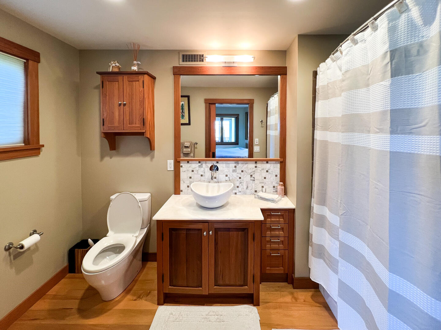 BR1 King En Suite with a Shower Stall, Main Level