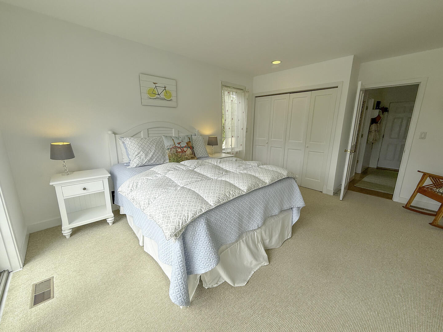 BR2 Queen, First Floor