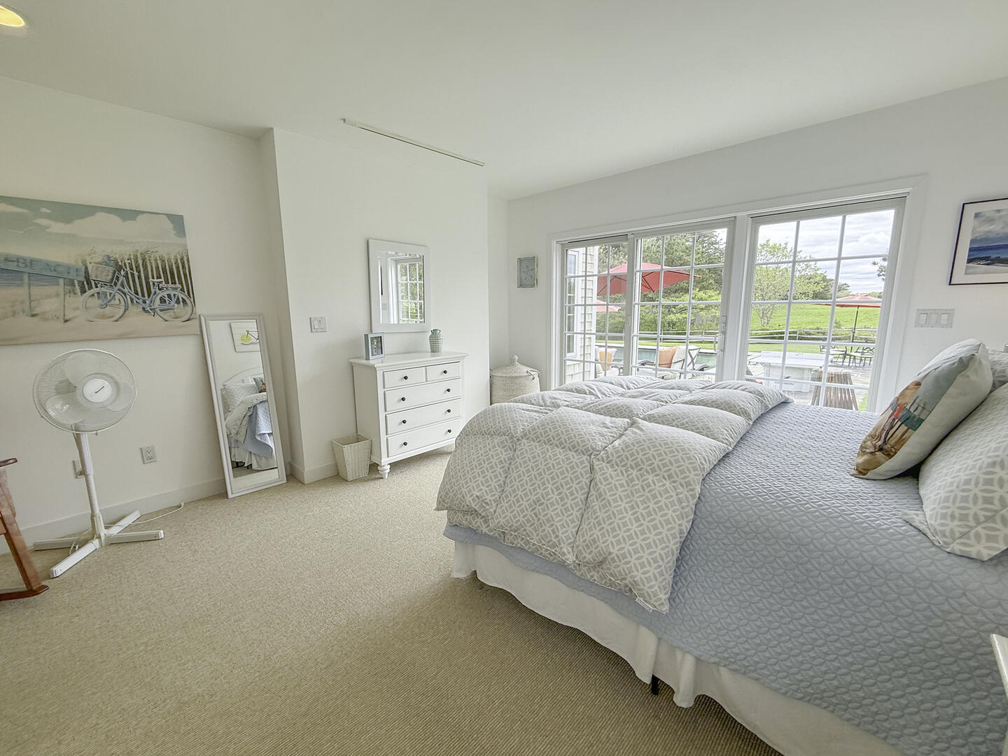 BR2 Queen, First Floor