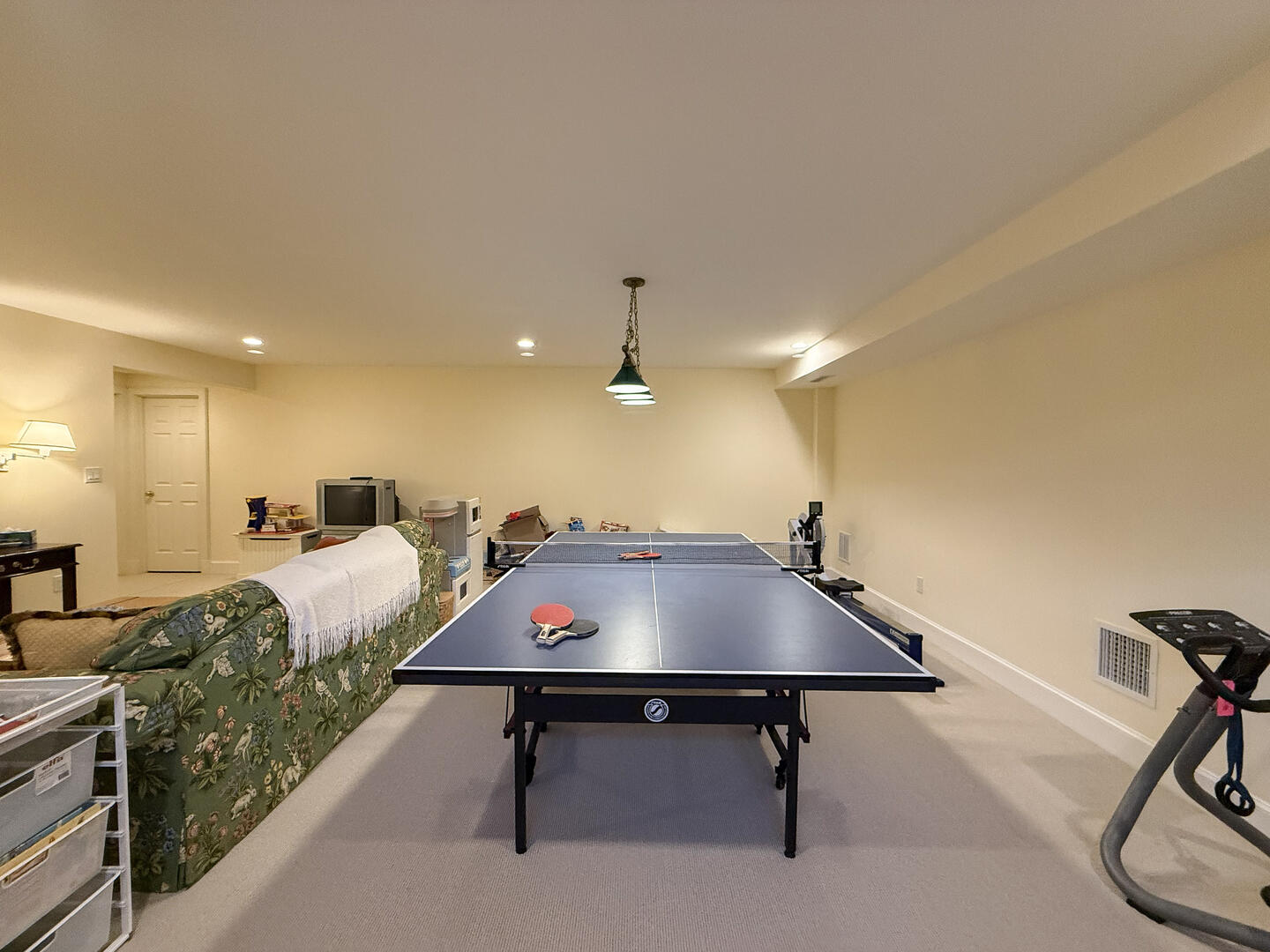 Ping Pong, Lower Level