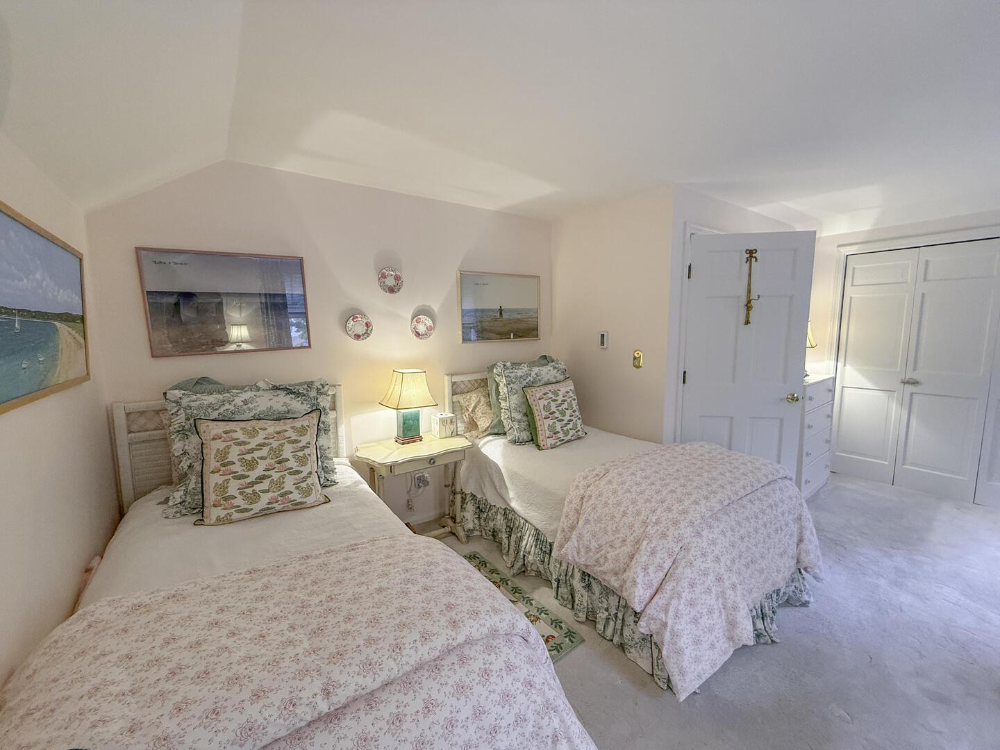 BR3 (2) Twin Beds, Second Floor