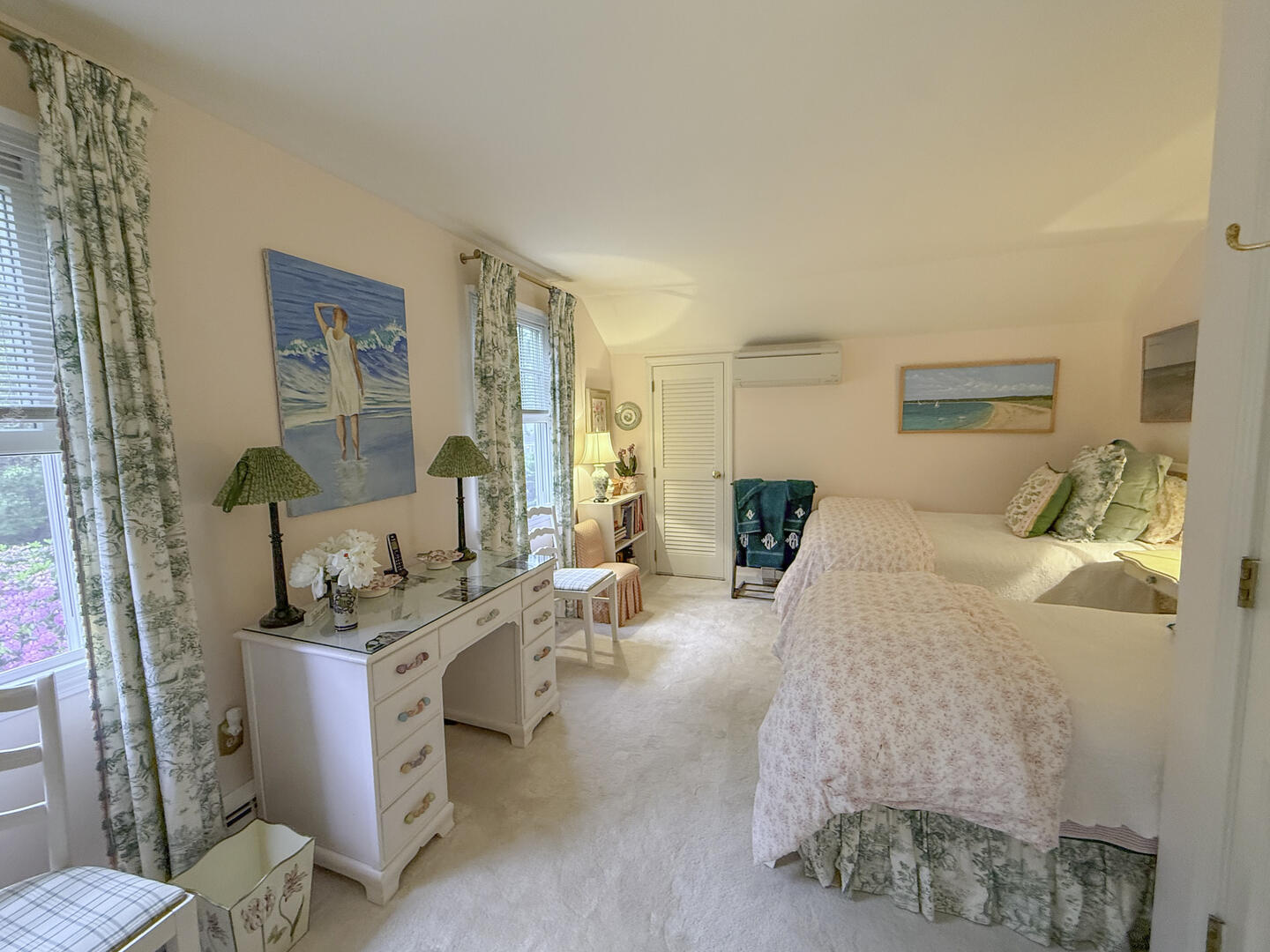 BR3 (2) Twin Beds, Second Floor