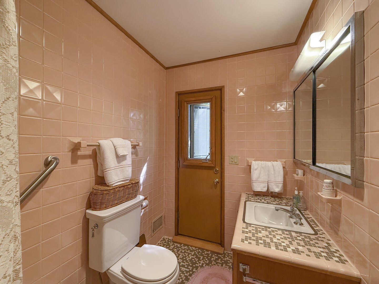 Hall Bath with Shower Tub Combo, First Floor