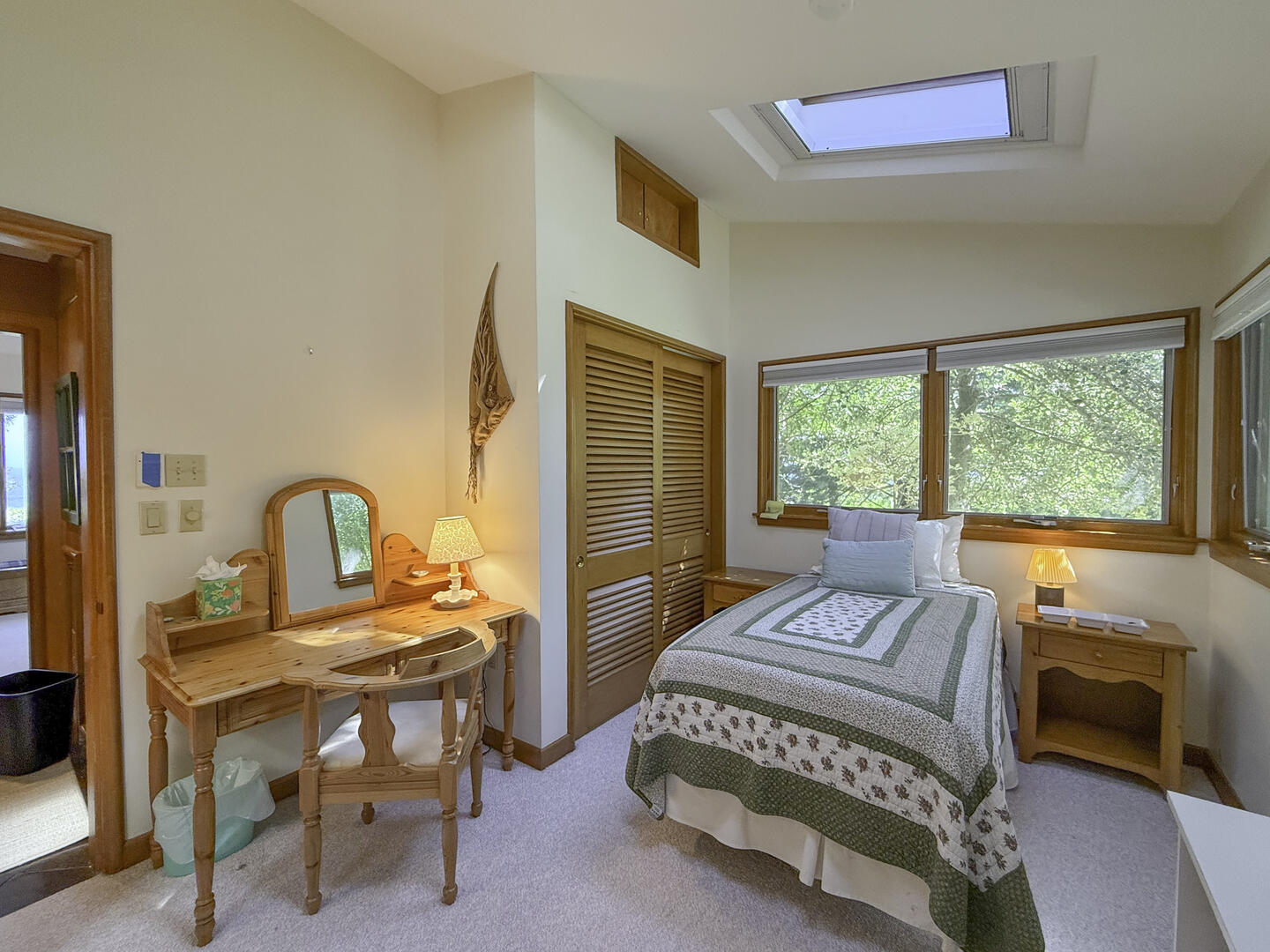 BR2 Twin Bed, First Floor