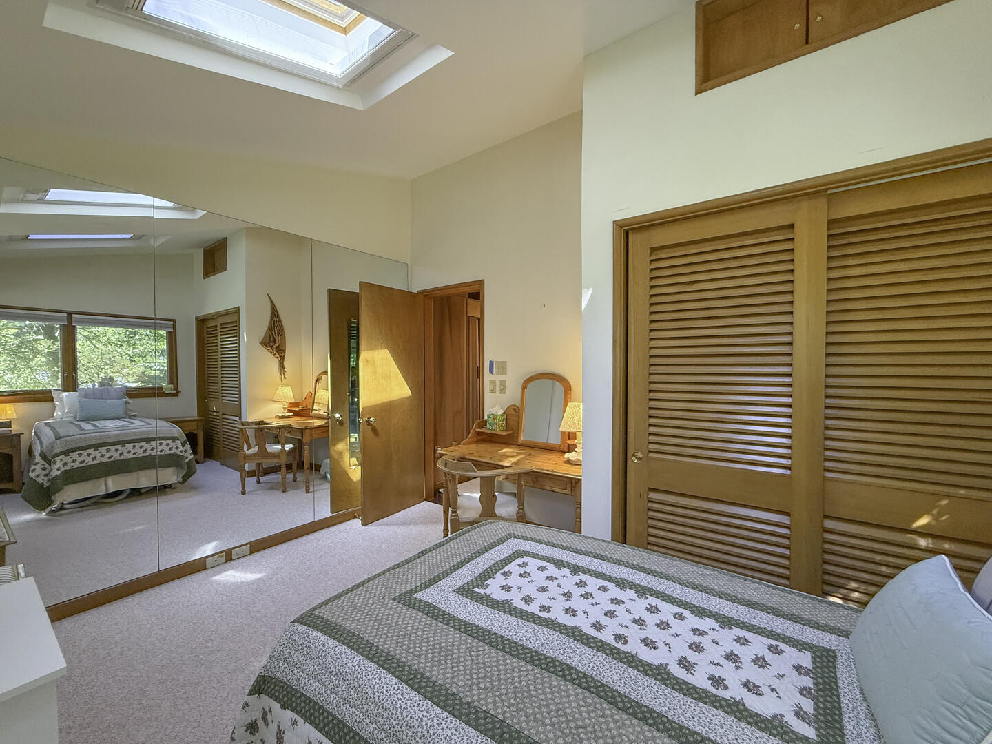 BR2 Twin Bed, First Floor