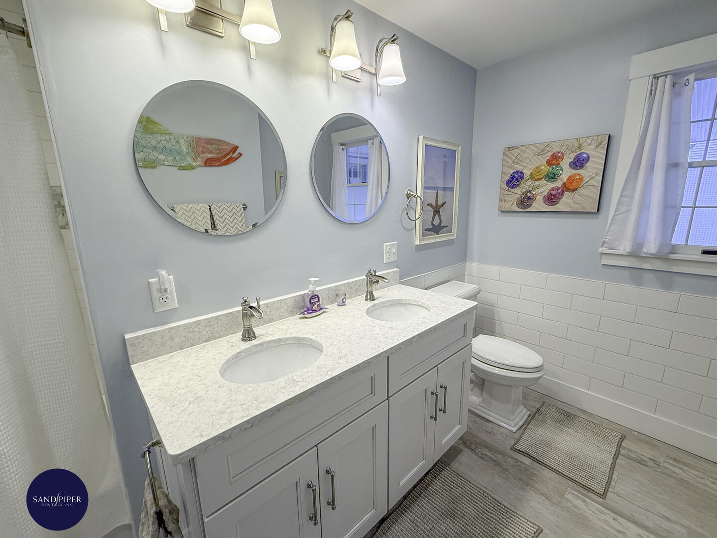 Hall Bath with Shower Tub Combo, First Floor