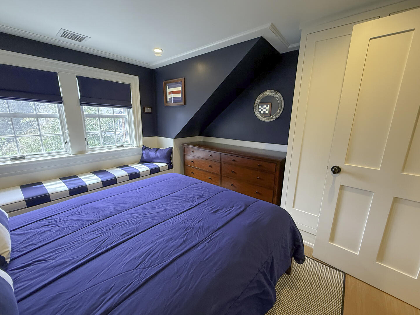 BR5 Queen, Second Floor