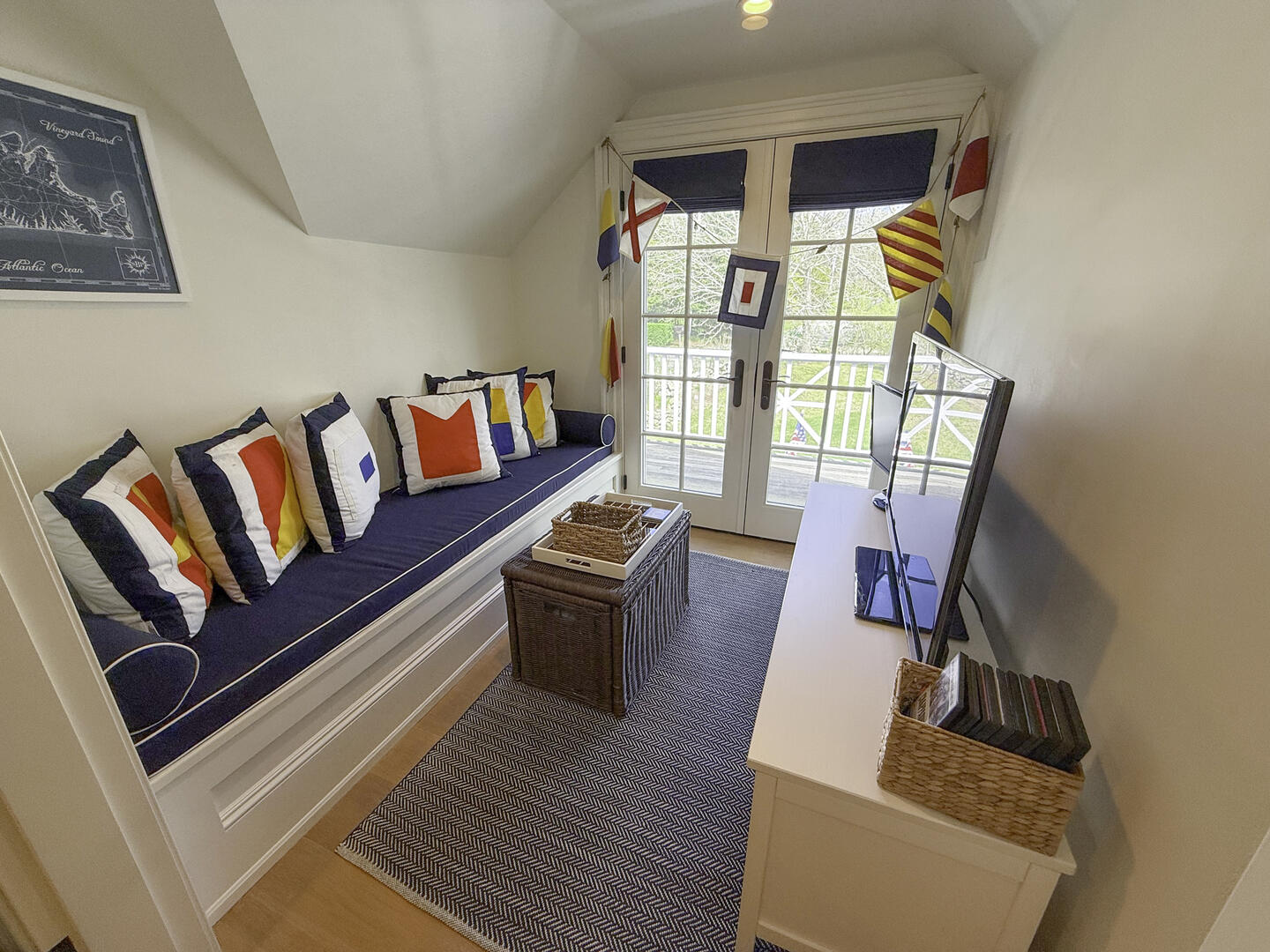 Sitting Area, Second Floor