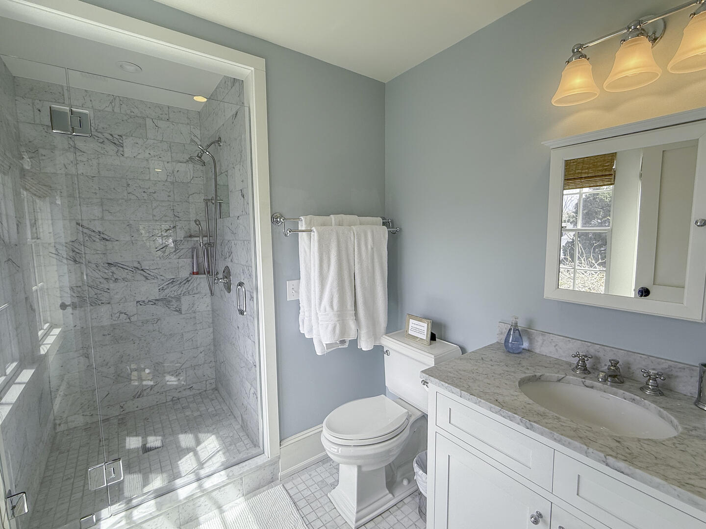 BR1 King En Suite with Shower Stall, Second Floor