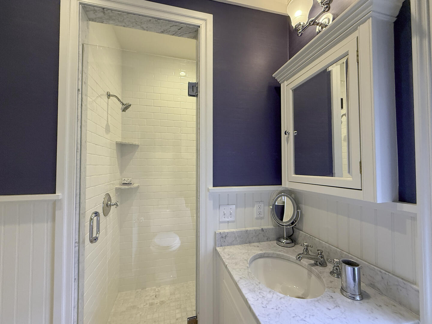 BR4 Queen En Suite with Shower Stall, First Floor