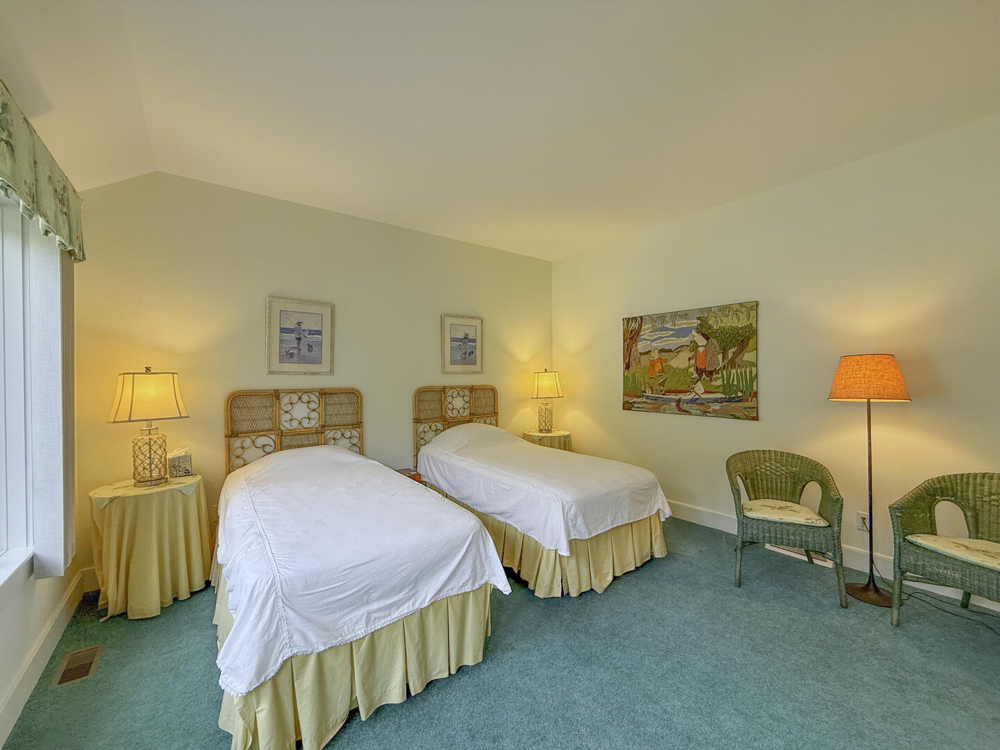 BR4 (2) Twin Beds En Suite, First Floor