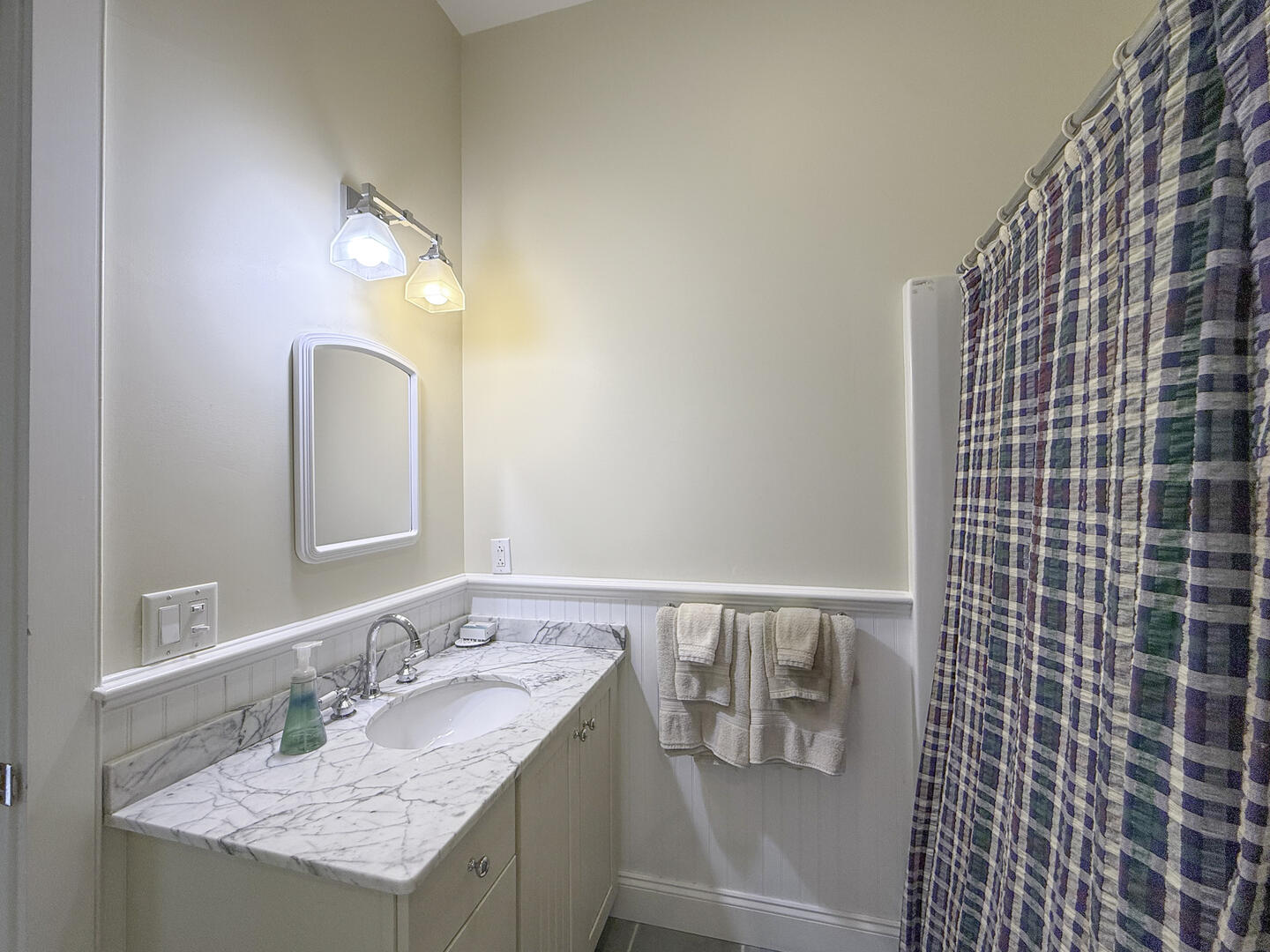 Hall Bath with Shower Tub Combo, Second Floor