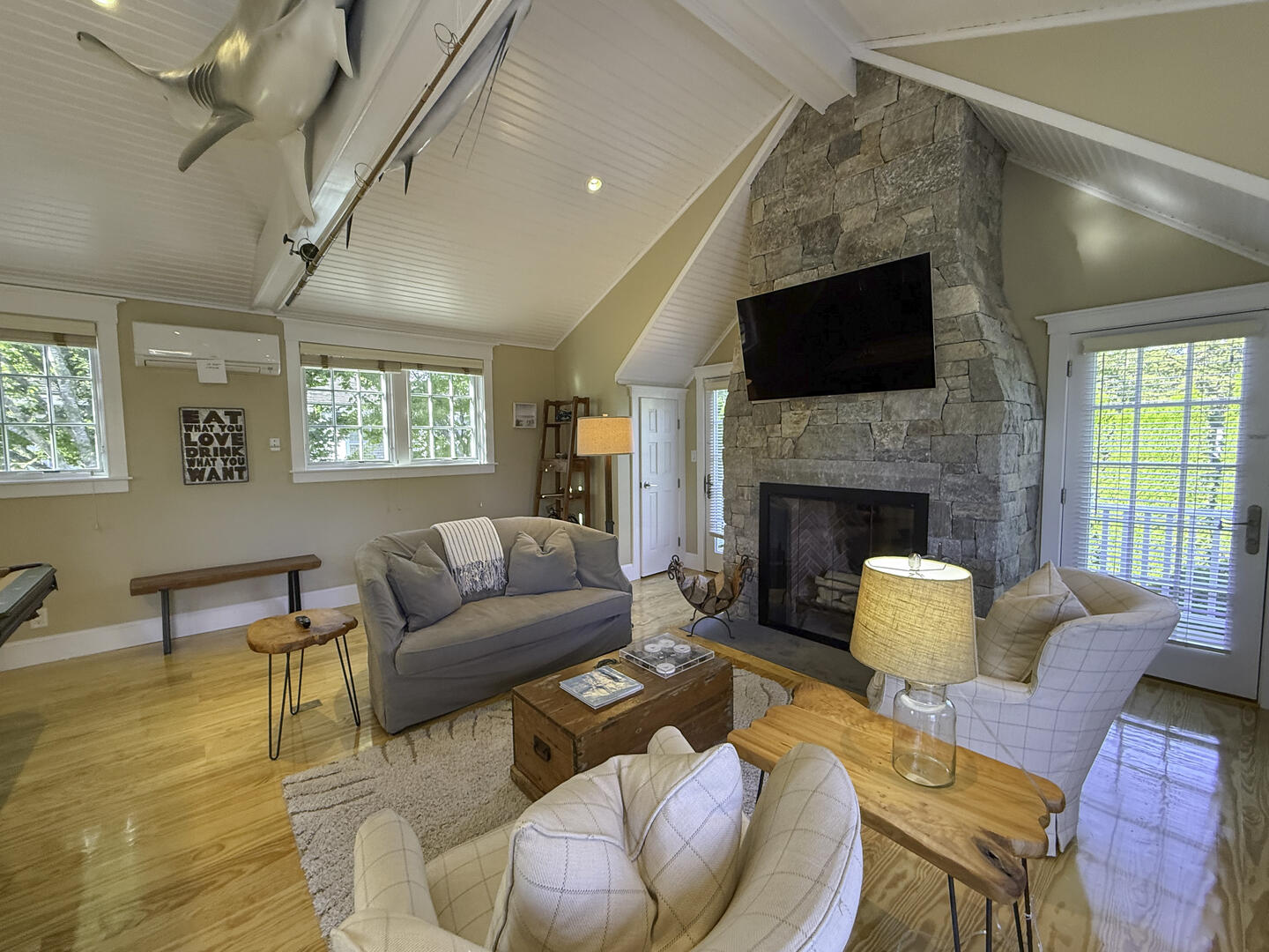 Sitting Area, Above Garage