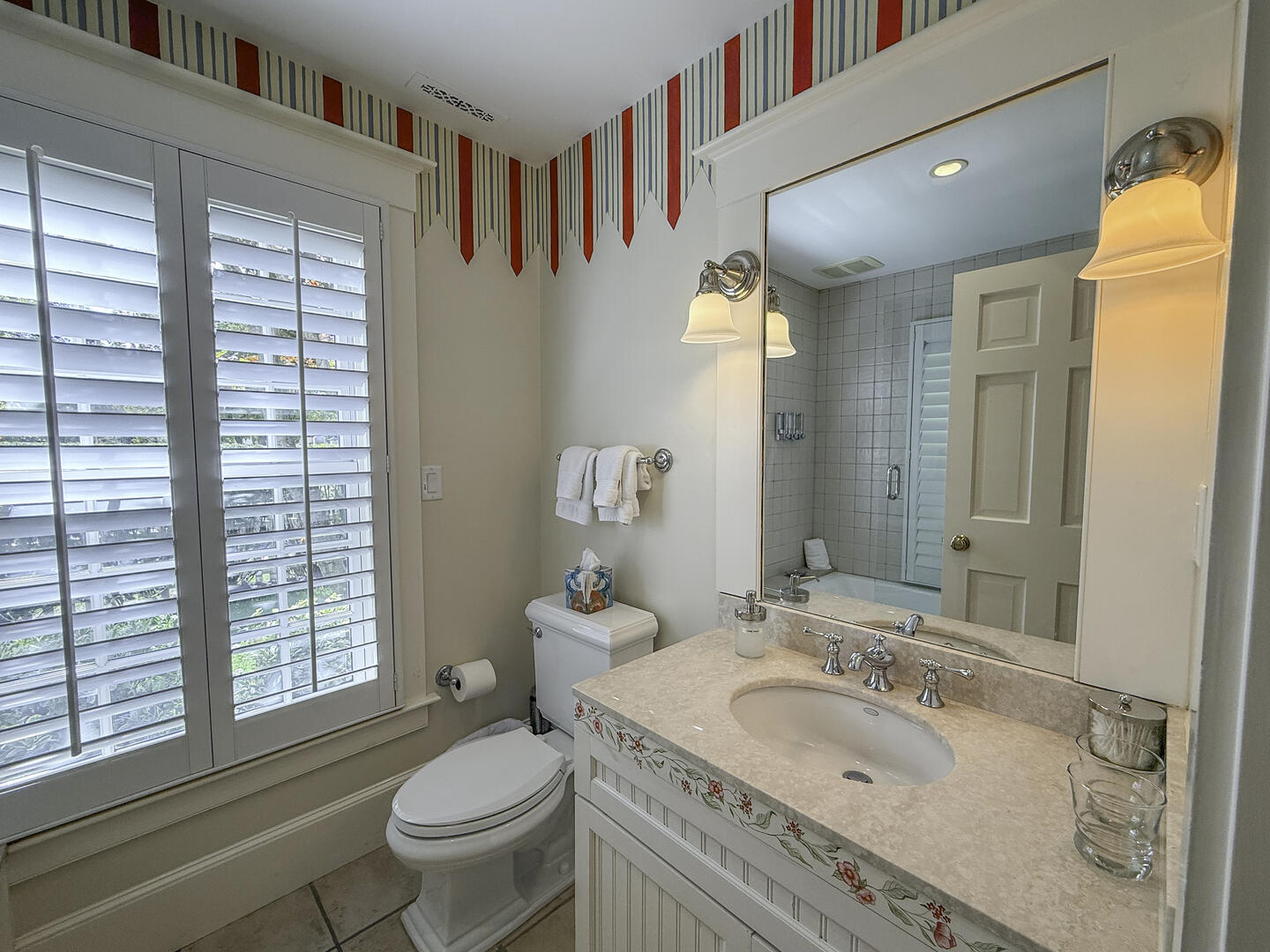 BR2 (2) Twin Beds En Suite with Shower Tub Combo, First Floor