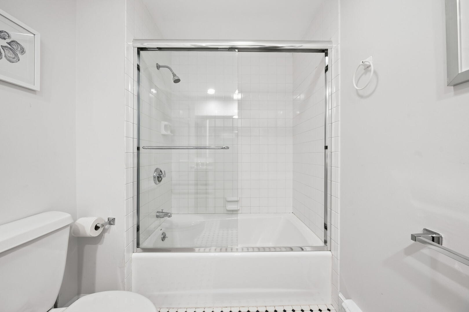 BR1 King En Suite with a Shower Tub Combo, Main Level