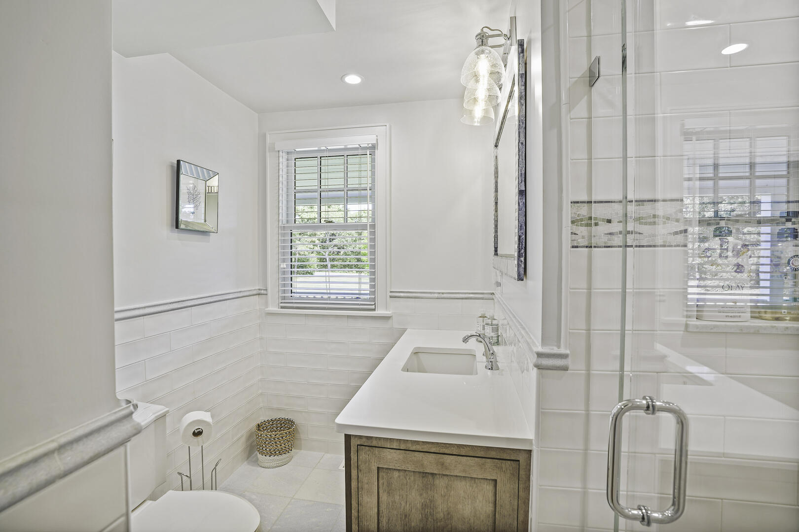 BR1 King En Suite with Shower Stall, First Floor