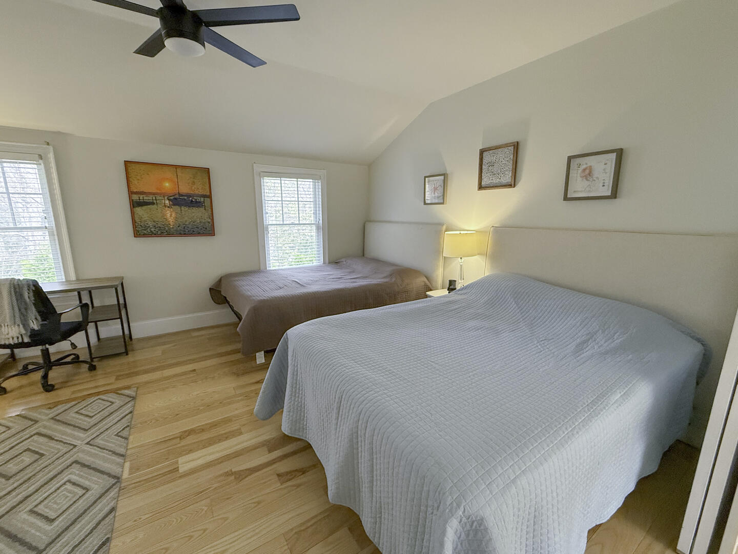 BR3 (2) Queen Beds En Suite, Second Floor