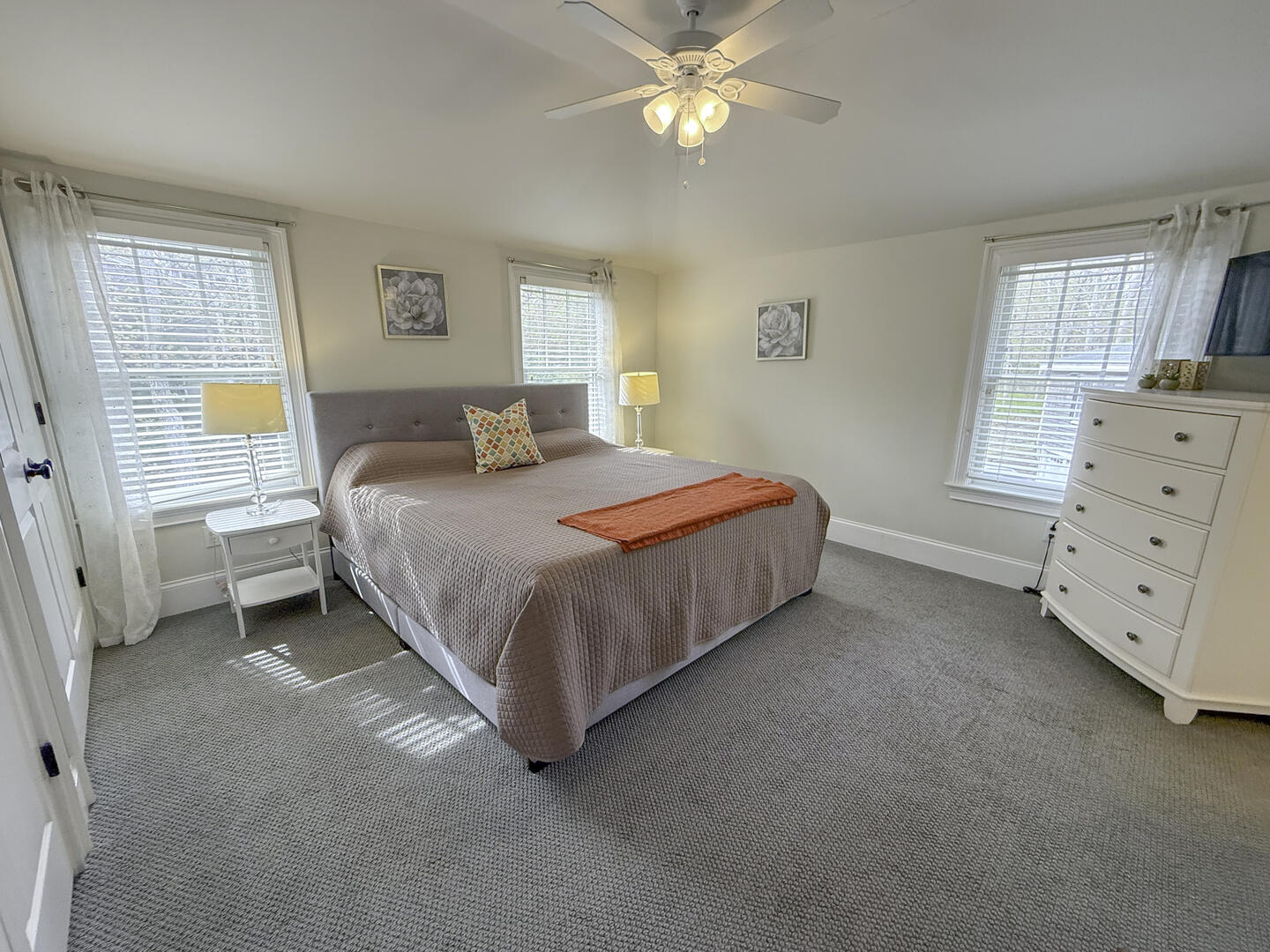 BR2 King En Suite, Second Floor