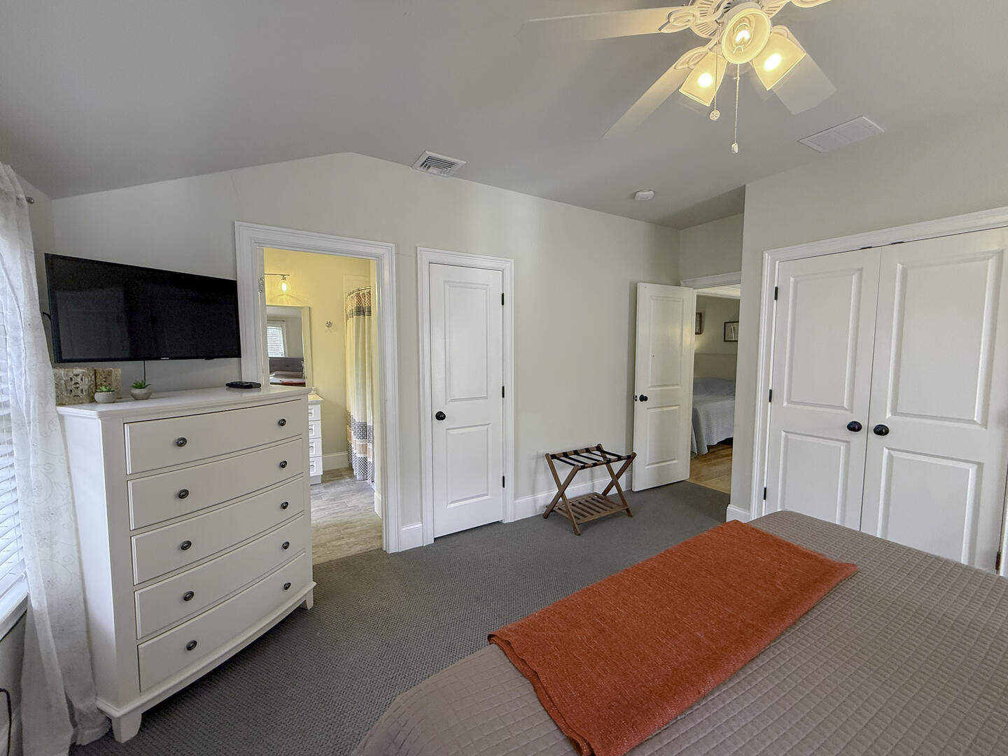 BR2 King En Suite, Second Floor