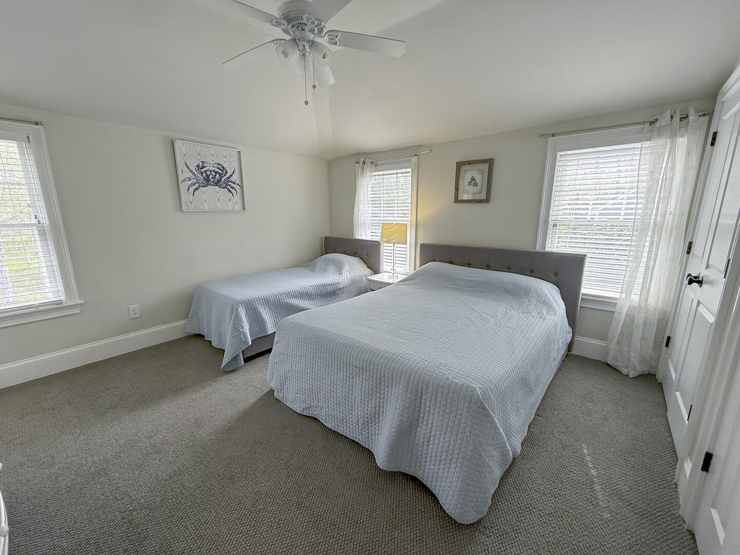 BR5 Double & Twin Beds with Adjoining Bath, Second Floor 