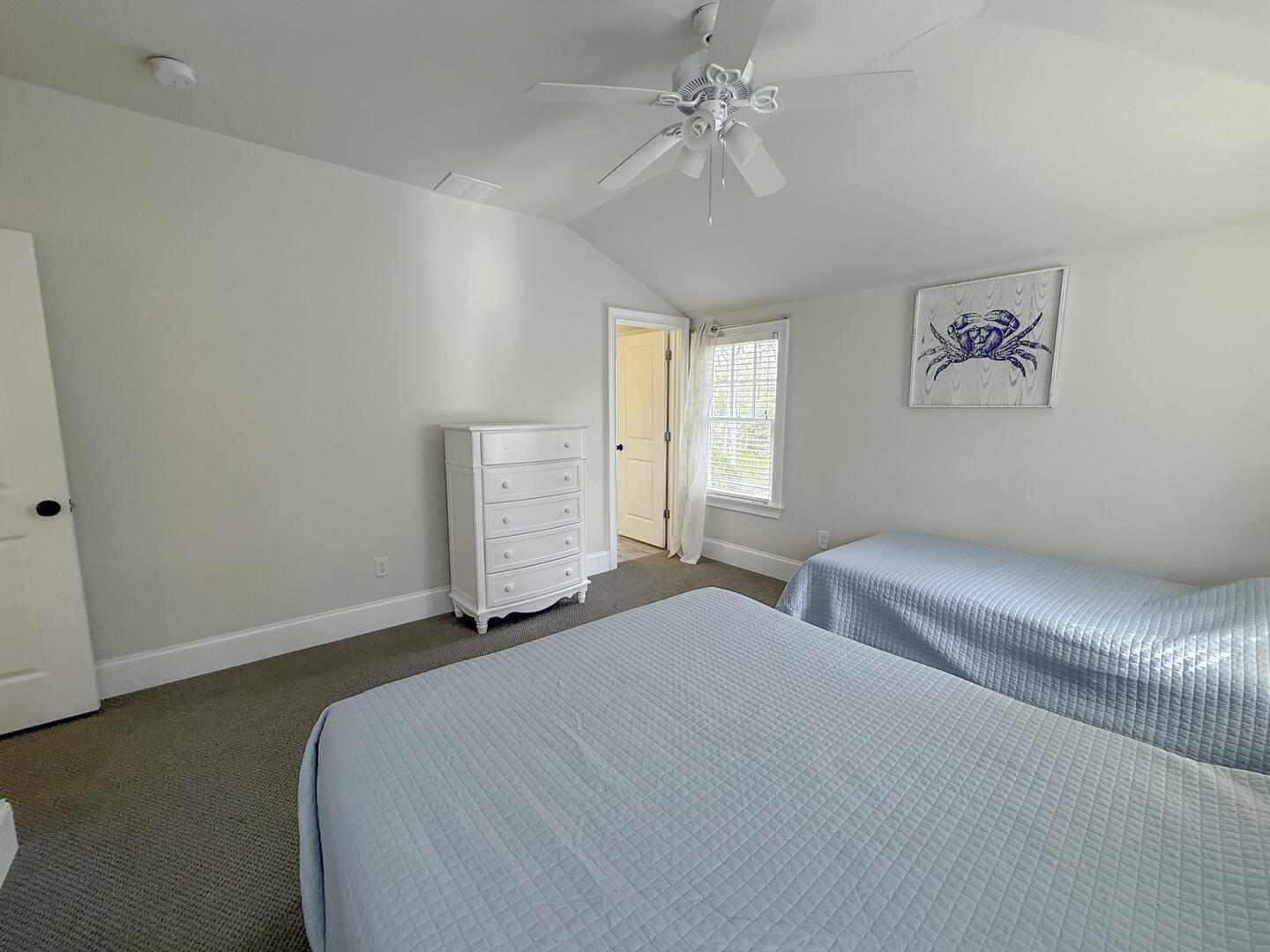 BR5 Double & Twin Beds with Adjoining Bath, Second Floor