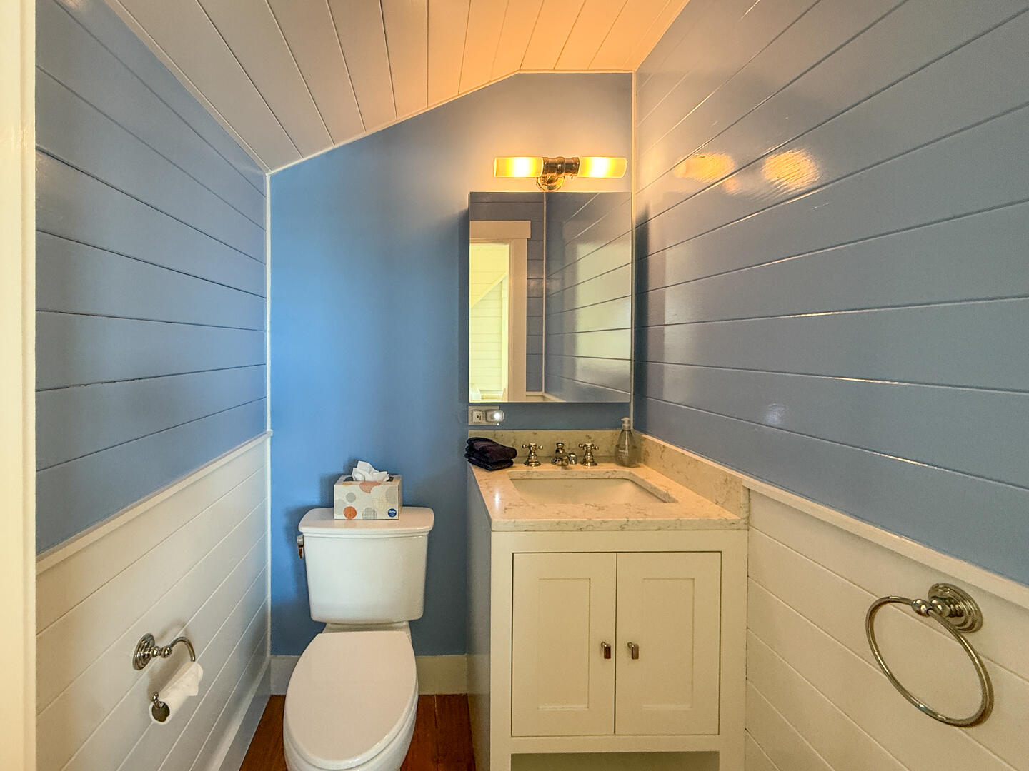 BR2 Queen with a Half Bath, Second Floor