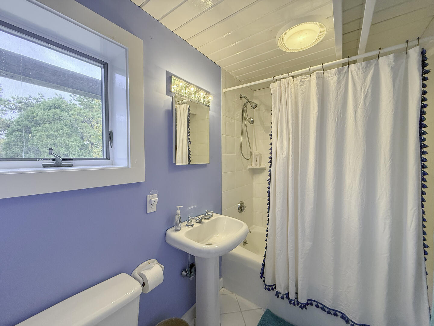 Hall Bath with Shower Tub Combo, Second Floor