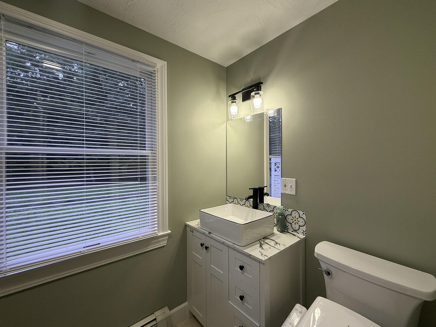 BR2 Queen En Suite with Shower Stall, First Floor