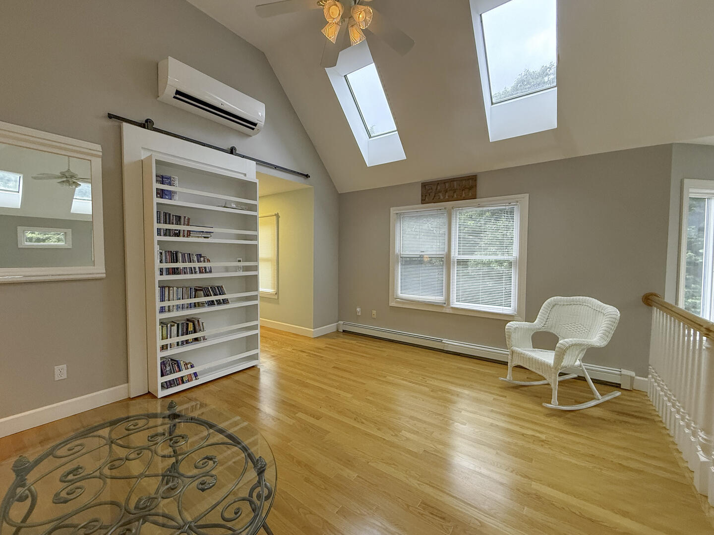 Sitting Area, Second Floor