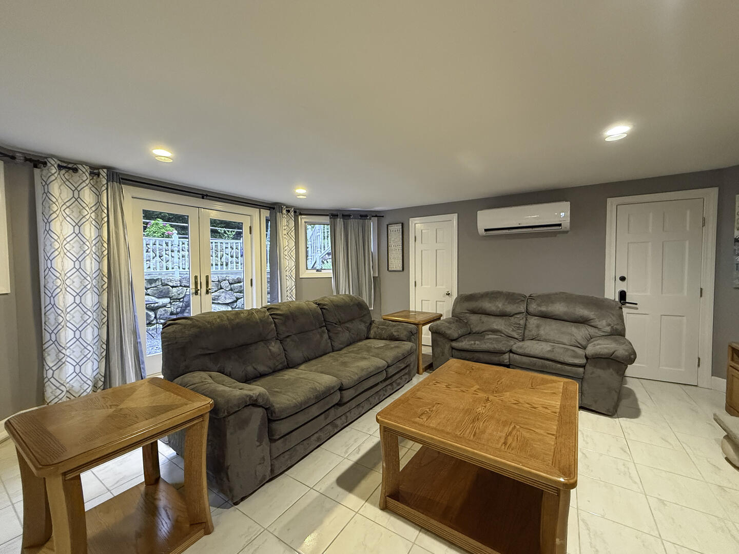 Living Area, Lower Level