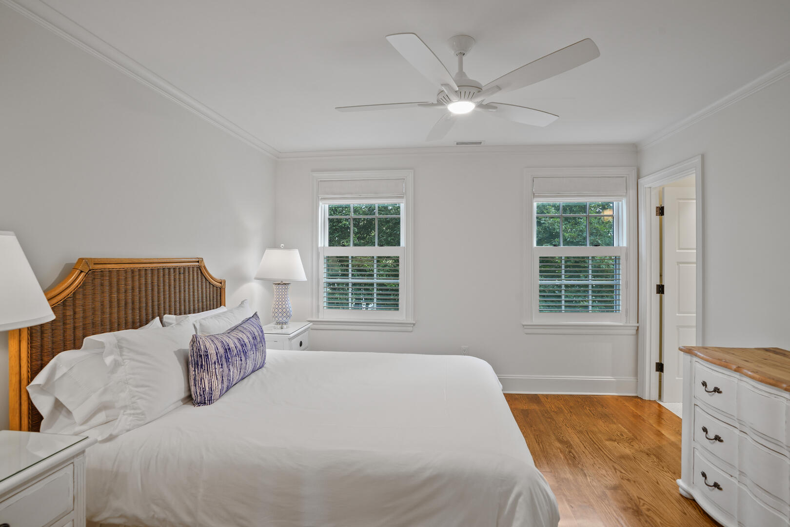 BR3 Queen, w/En Suite, Second Floor